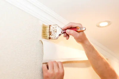Pose de papier peint à Saint-Jouin — revêtements muraux et toiles de verre